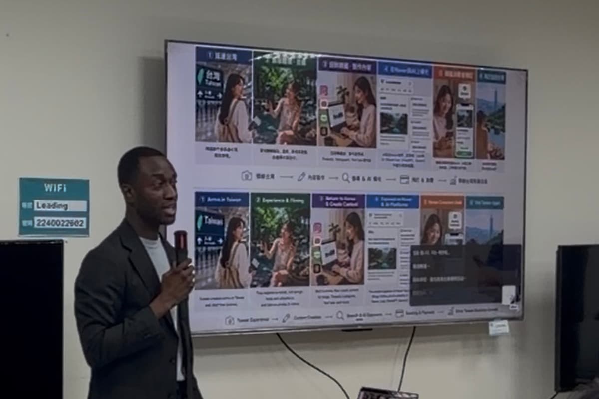 Joel Roberts presenting to Taiwan business partners during a meeting in Taipei